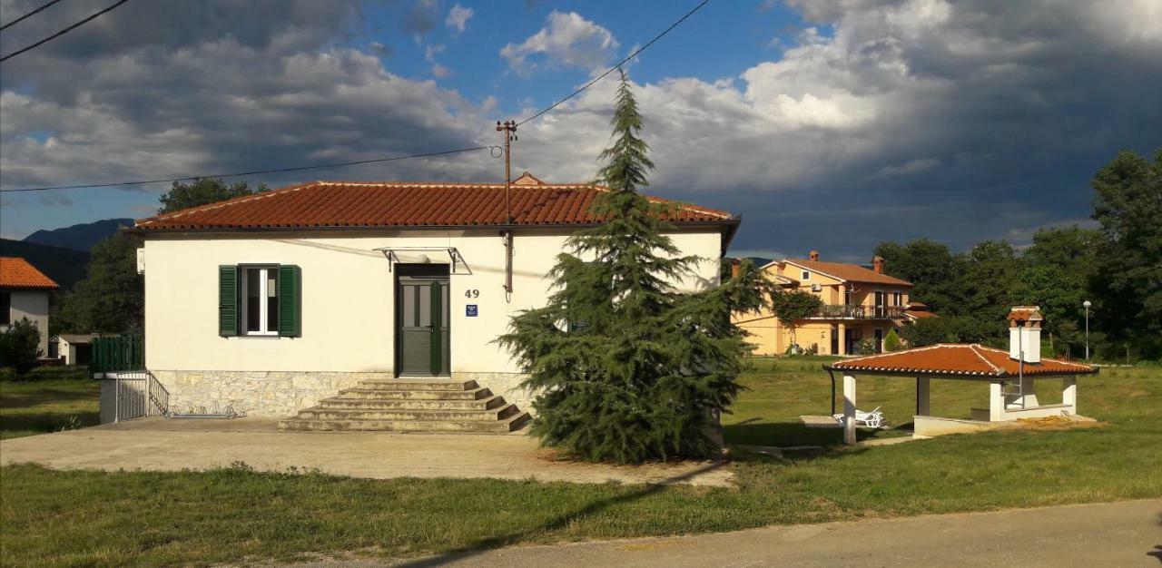 Villa Zwei Zedern Pićan 외부 사진